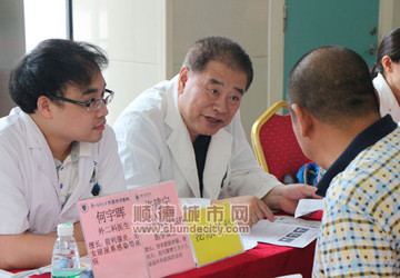 为了多解一份病痛，他们顾不上休息……