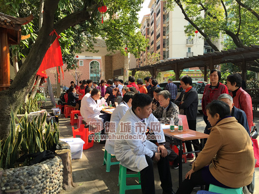 春日送暖，乐从医院在老人大学开展义诊