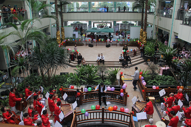 乐从医院上演“快闪音乐节”