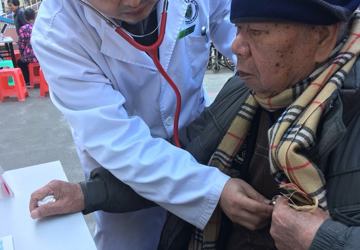 【公益活动】春风笑迎雷锋月，我院义诊队伍走进乐从小涌村