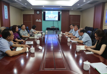 镇党委委员郑建华一行来我院调研