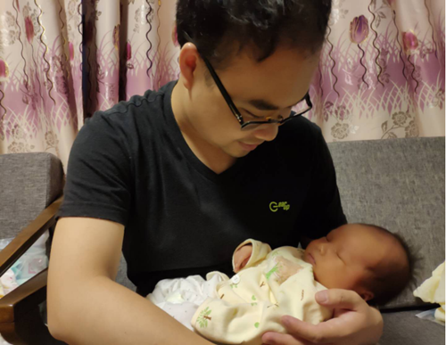 新时代青年医生 舍小家为大家