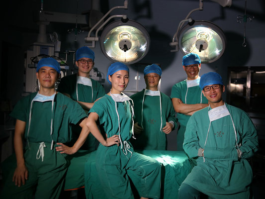 【点赞】我院多位手术“剑客”载入“顺德医生相册”