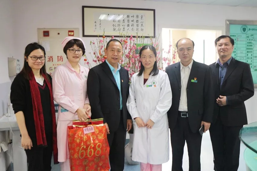 一线慰问暖人心 新春祝福传深情