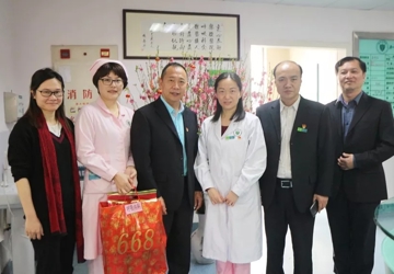 一线慰问暖人心 新春祝福传深情