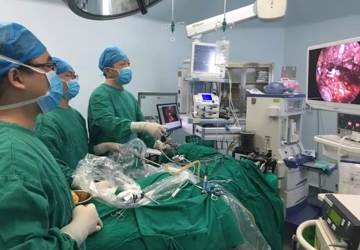 厉害了！他把经腹腔入路巨大肾肿瘤微创根治术带回国！