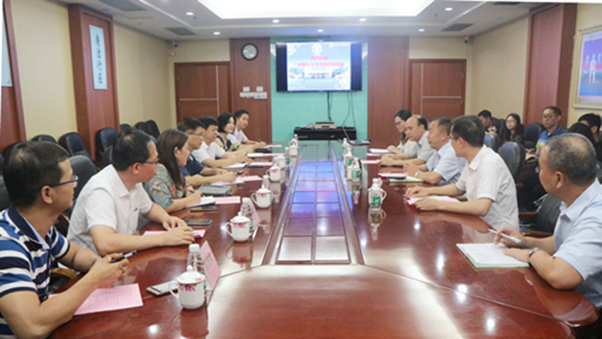 大学领导来院调研 助力附属医院培树教学人才再登高楼