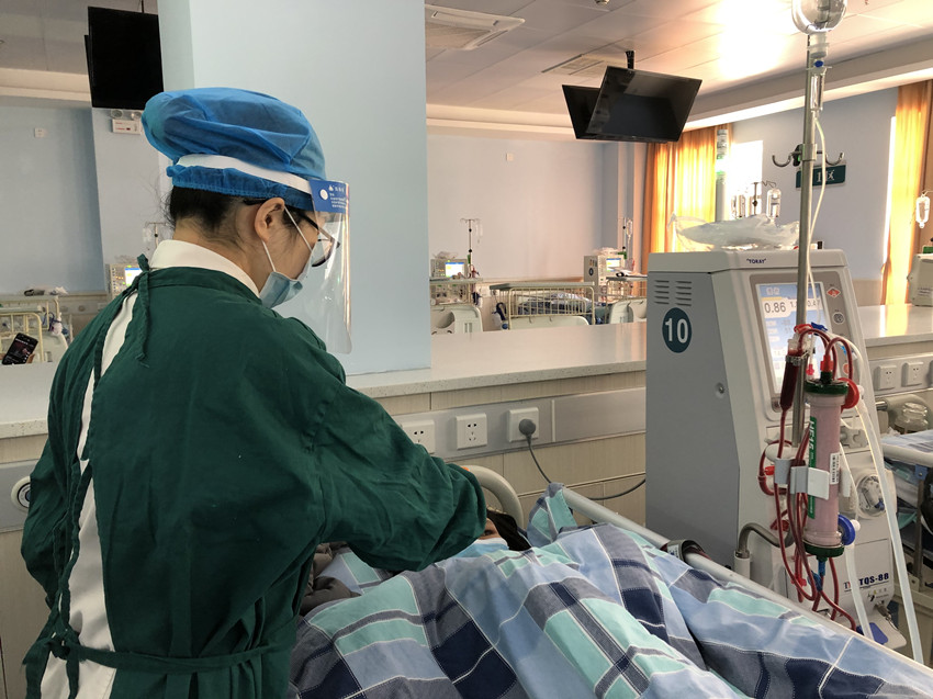 【抗疫日记】疫情期间血液净化中心不打烊，精心呵护特殊的他们