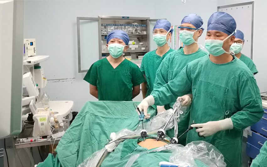 【学科联合】一个“钥匙孔”下治“二疾”，MDT微创技术显神奇