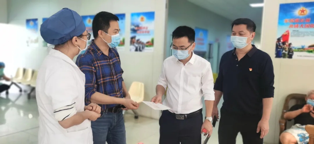 镇领导陈子荣副镇长带队调研新冠疫苗接种等重点工作