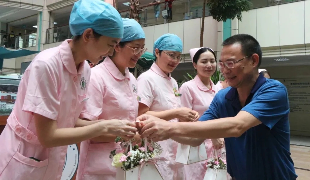 【5•12特辑】区、镇、医院领导慰问，向白衣天使致敬，纪念第110个国际护士节