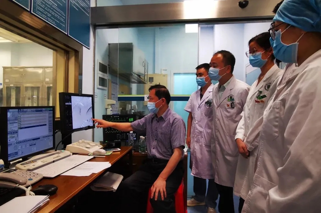 高龄患者得肝癌就要放弃治疗？省级微创介入朱康顺教授团队说“NO”！