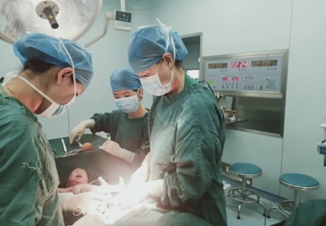 【致敬医师节】顺德好医生周友芬： 医心跨越千里，做新生命的守护者！