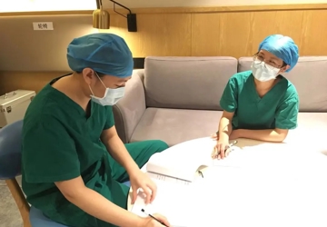 【致敬医师节】广医顺医隔离酒店医护团队：默守岁月静好，是他们替我们负重前行！