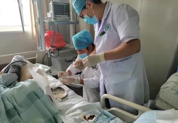神经重症患者福音！小切口+细导管，颅内压监测技术助七旬老伯渡过难关