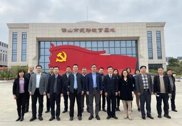 筑牢反腐思想防线，医院党委组织开展廉政警示教育活动