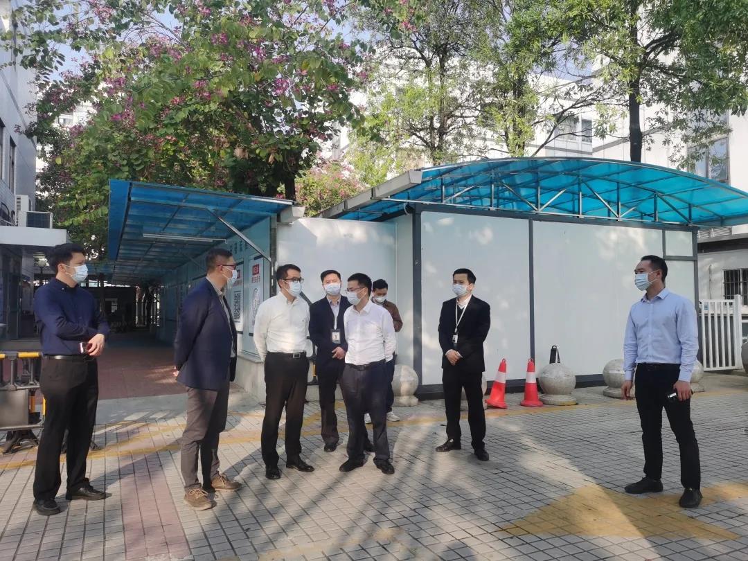 乐从镇党委书记何翔威一行到广医顺德医院走访慰问一线医务人员