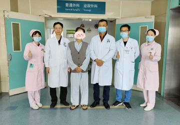 突发肝癌破裂大出血，乐从医院微创介入治疗挽救生命！