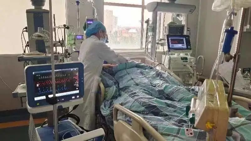 “感谢你们的不放弃！”40多岁男子突发心梗，乐从医院胸痛中心成功抢救